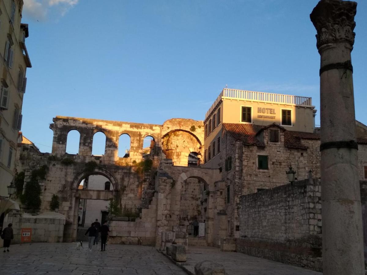 Studio Sfinga In The Heart Of Diocletian'S Palace Split Luaran gambar